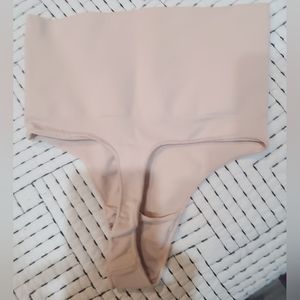 SKIMS THONG UNDERWEAR  L/XL